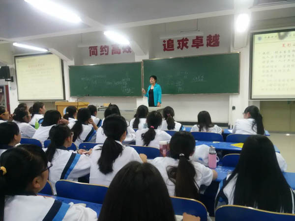 专业介绍会.jpg 专业介绍会.jpg
