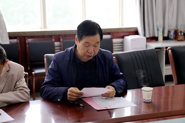 南社社副院长宣读聘任决议.JPG 南社社副院长宣读聘任决议.JPG